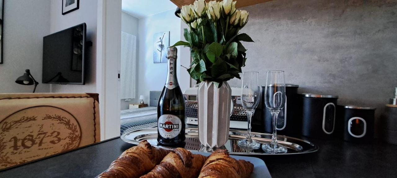 Loft Apartment " Amadeus " Tymienieckiego 25D Łódź Kültér fotó