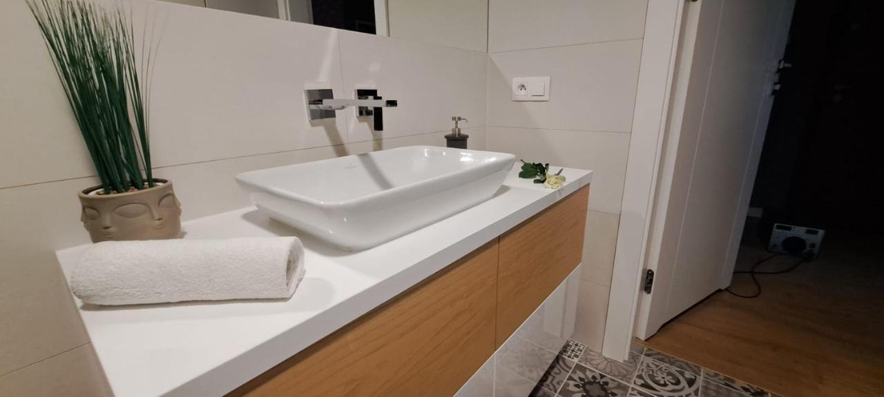 Loft Apartment " Amadeus " Tymienieckiego 25D Łódź Kültér fotó